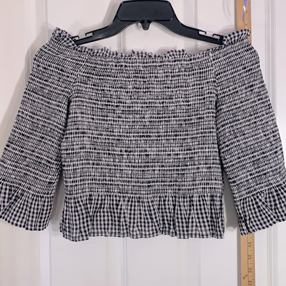 Off the shoulder Crop top